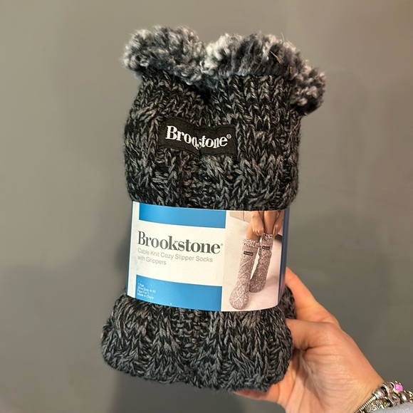 New woman’s brookstone socks Sherpa - Picture 2 of 2